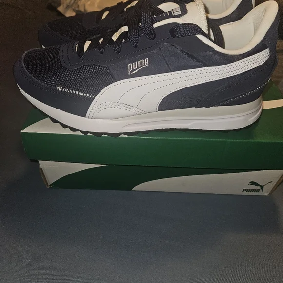 Puma - Picture 3 of 8